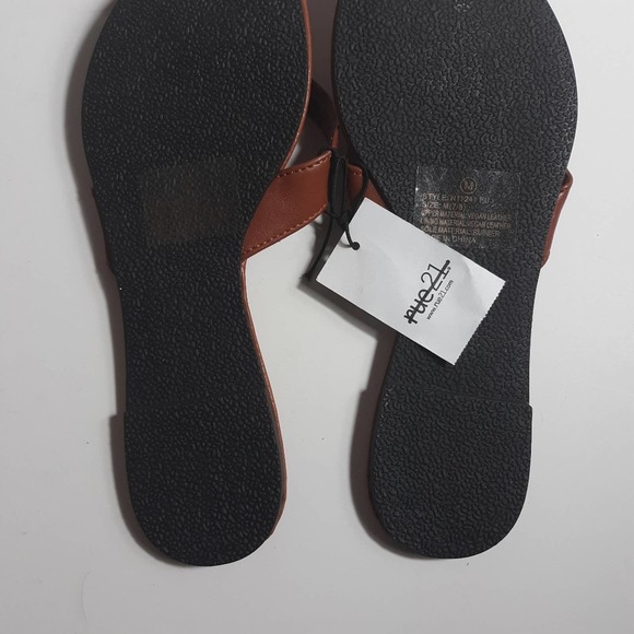 Rue 21 etc! Size 7/8 Vegan Leather Thong Sandals Brown Flat Flip Flops - Picture 4 of 5